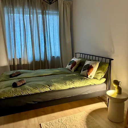 Nowo Wybudowany W Centrum, Garaz Podziemny, Balkon, Winda, Wideodomofon, Wynajem Na Doby