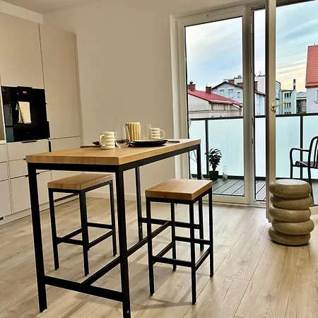 Nowo Wybudowany W Centrum, Garaz Podziemny, Balkon, Winda, Wideodomofon, Wynajem Na Doby