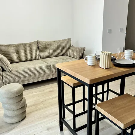 Apartamento Nowo Wybudowany W Centrum, Garaz Podziemny, Balkon, Winda, Wideodomofon, Wynajem Na Doby *