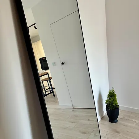 Nowo Wybudowany W Centrum, Garaz Podziemny, Balkon, Winda, Wideodomofon, Wynajem Na Doby Apartamento
